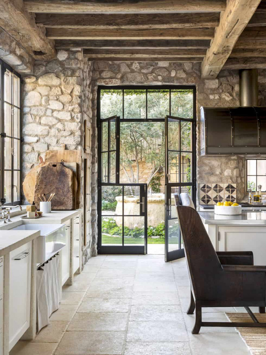 Amazing Kitchens With Stone Walls For Rustic Warmth