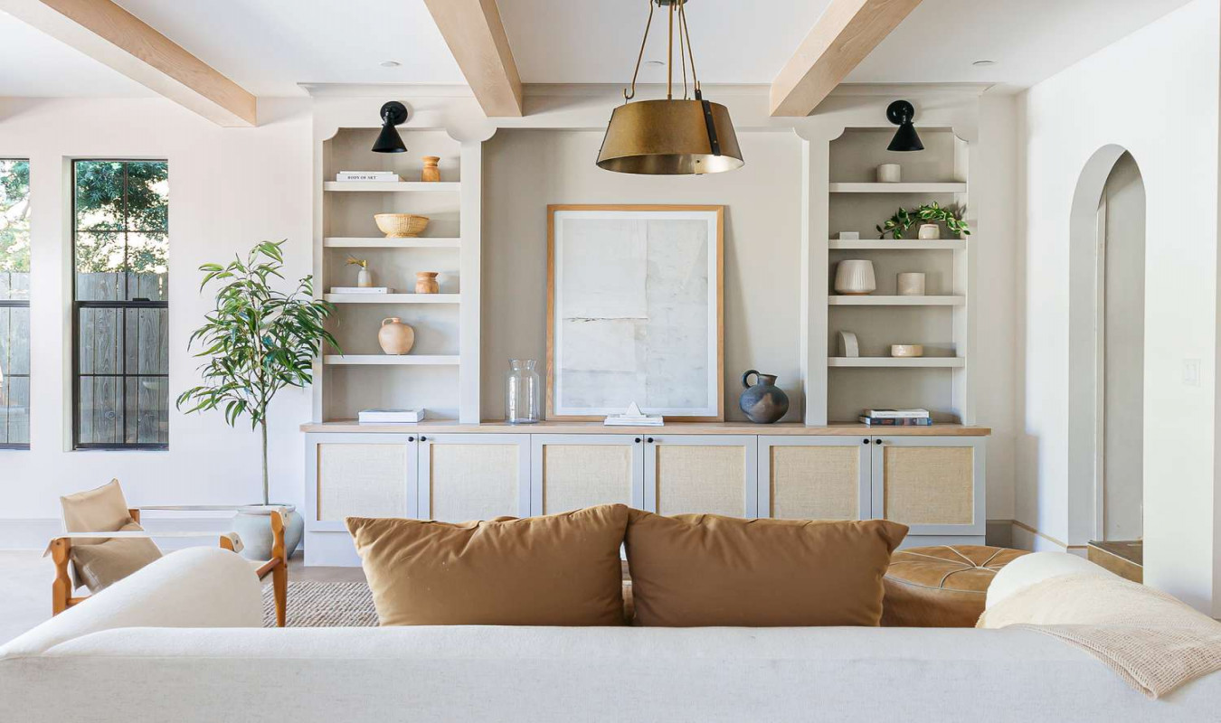 Beautiful Living Rooms With Built-In Shelving