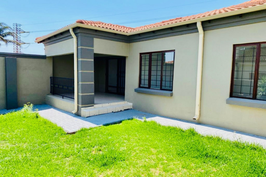 Bedroom House For Sale in Terenure  RE/MAX™ of Southern Africa