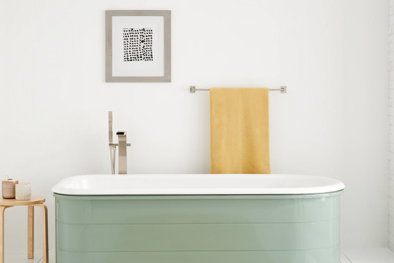 Best Small Bathtubs  — Soaker Tubs for Small Bathrooms