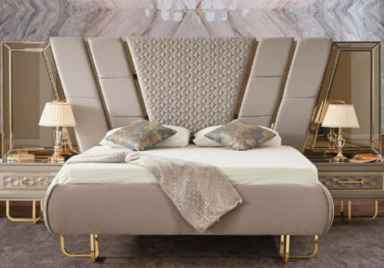 Casa Padrino Luxus Art Deco Schlafzimmer Set Grau / Gold -  Doppelbett mit  Kopfteil &  Nachtkommoden - Art Deco Schlafzimmer Möbel - Luxus