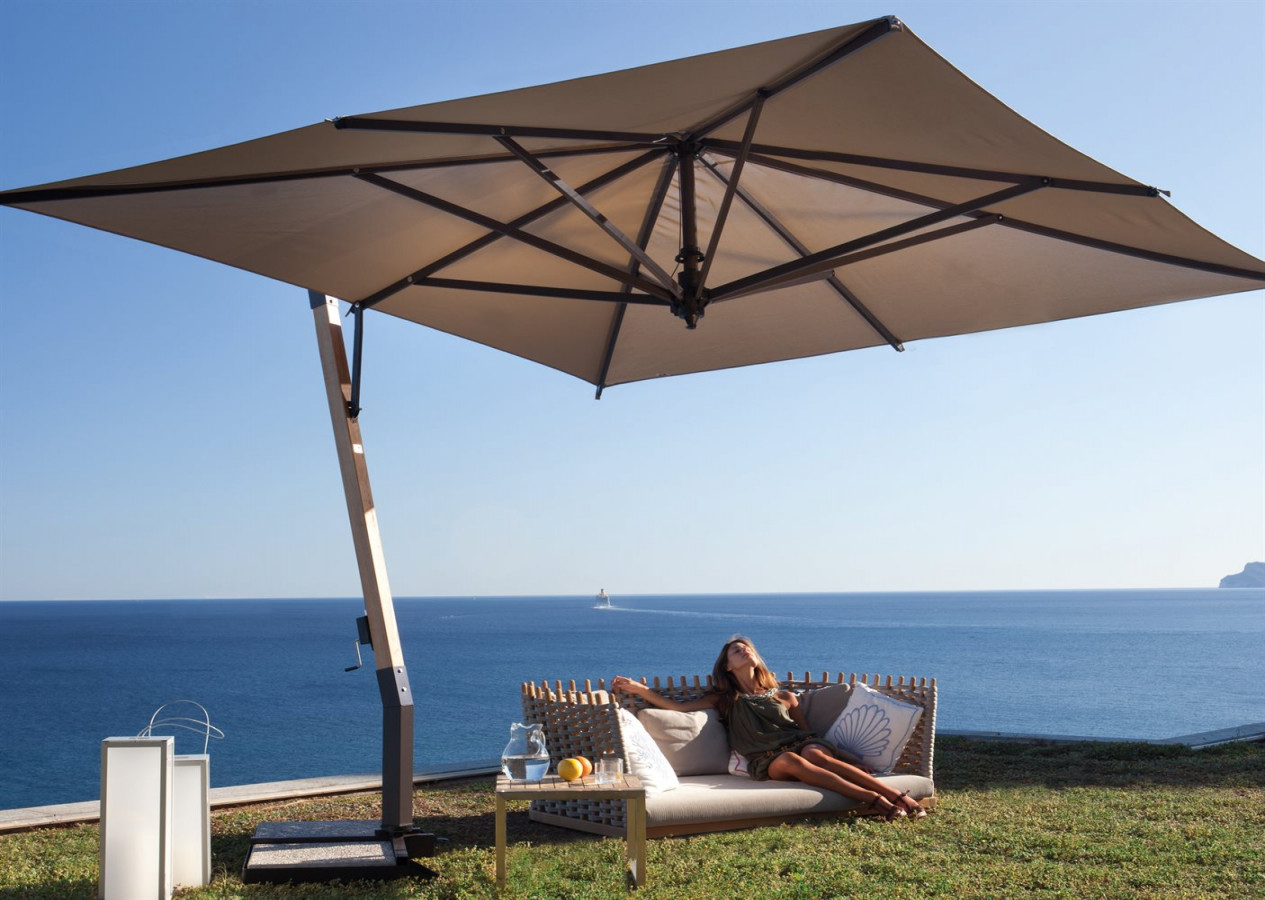 FIM Umbrella Sale  Experience These Great Savings at LuxeDecor