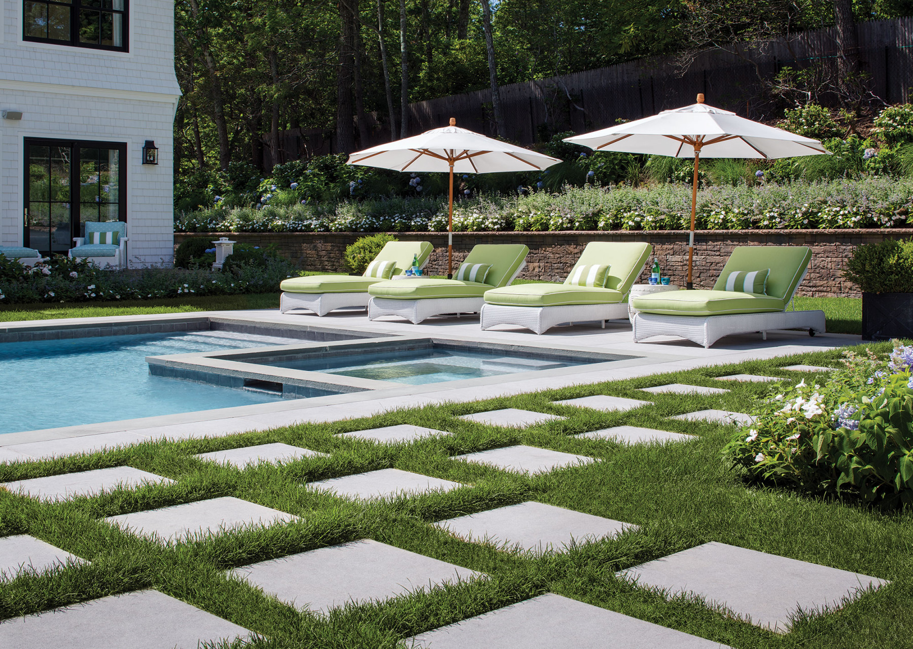 Pool patio ideas:  ways to create a fabulous poolscape
