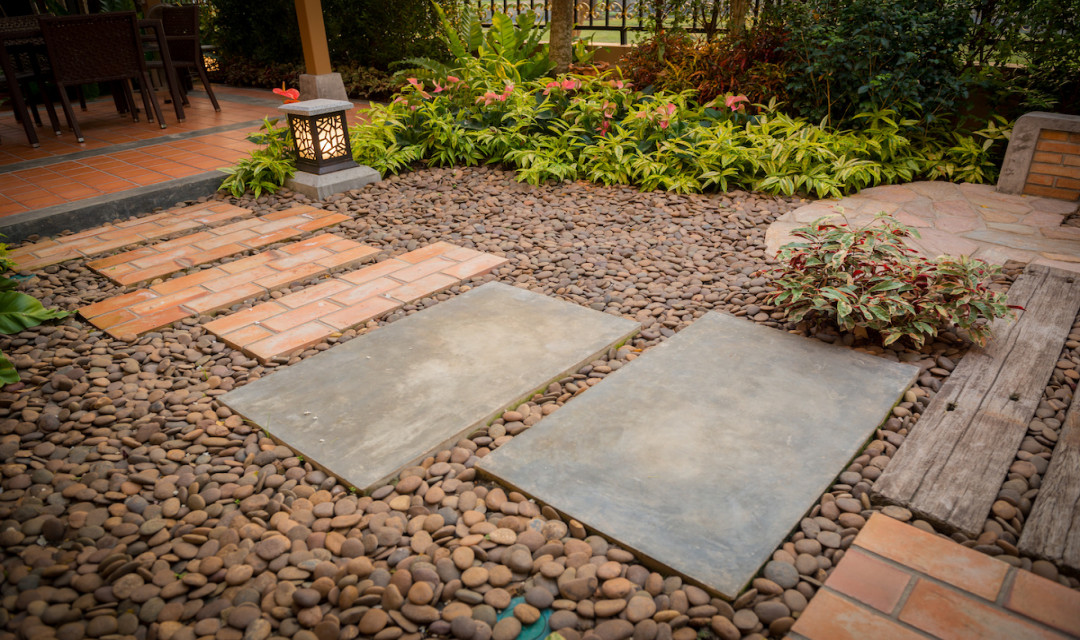 Stylish River Rock Landscaping Ideas That Will Make Your Home