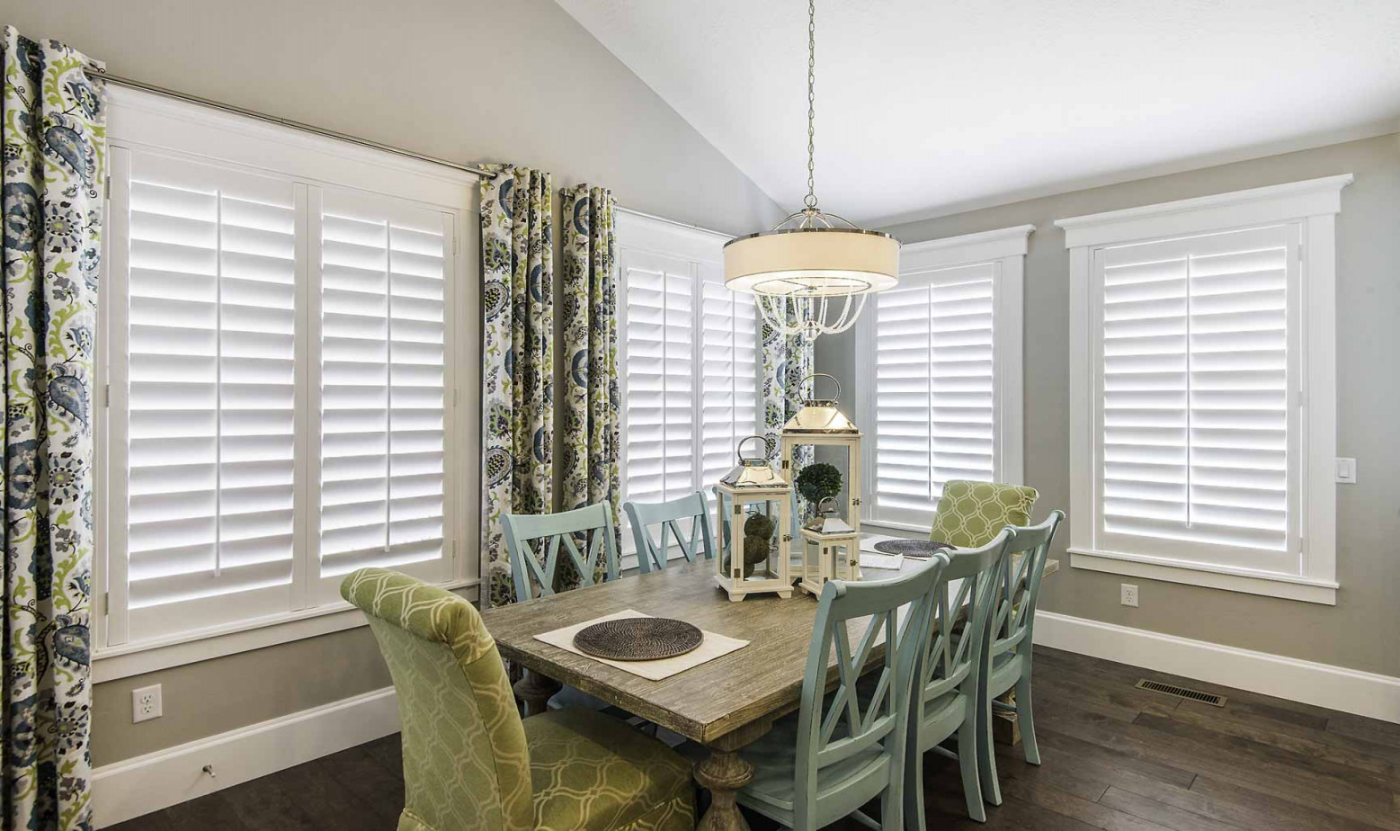 Tips to Pair Plantation Shutters With Curtains - Wasatch Shutter
